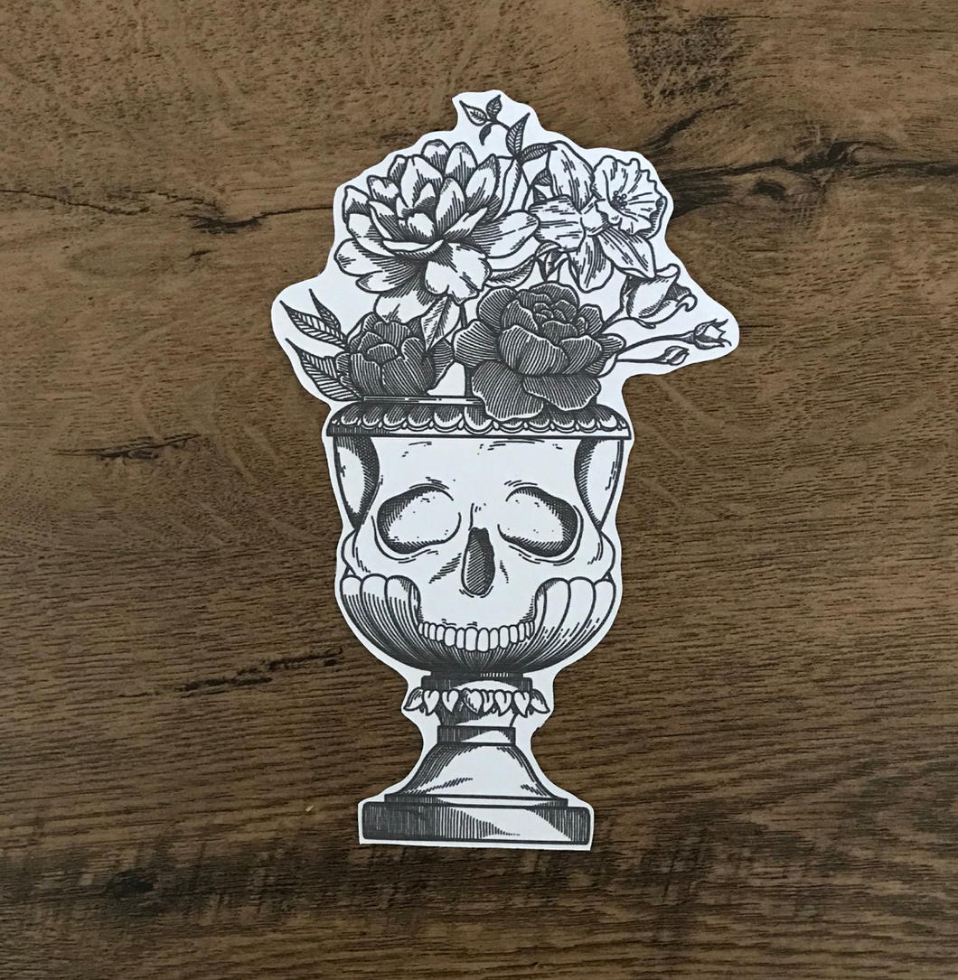 Skull Vase Flowers €400
